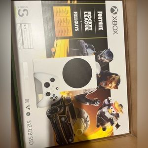 Xbox Series S - Glided Hunter Bundle